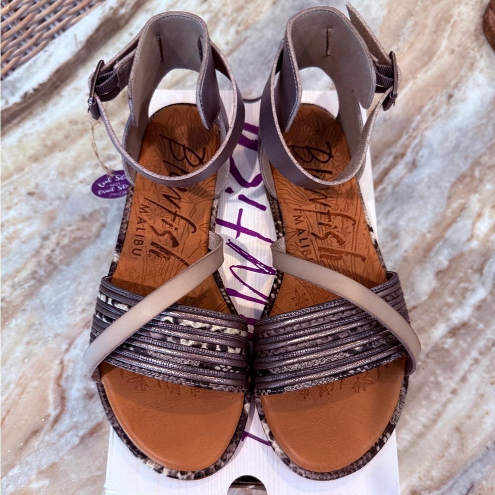 NIB Women’s BLOWFISH Rosey sandals- smoke multi/pewter color. Size 9 - Picture 2 of 8